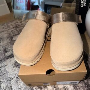 Ugg clogs